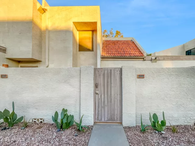 MLS: 6651596 Condo For Sale