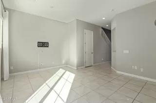 Photo #6: 6651700 Listing