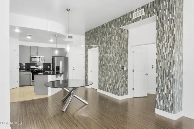 MLS: 6651772 Condo For Sale