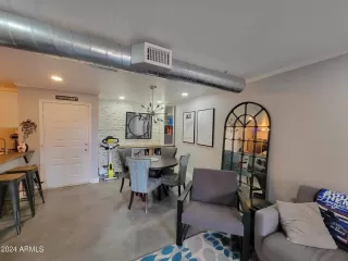 Photo #4: 6652085 Listing