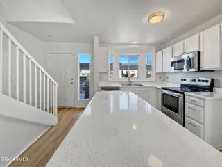 Photo #3: 6652119 Listing