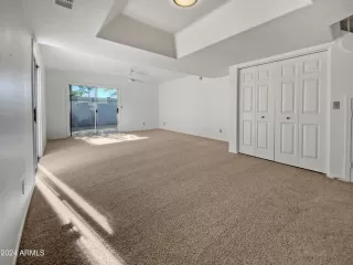 Photo #5: 6652119 Listing