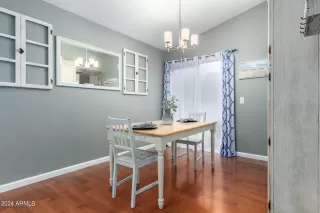 Photo #4: 6652183 Listing