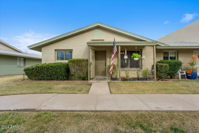 MLS: 6652415 Condo For Sale