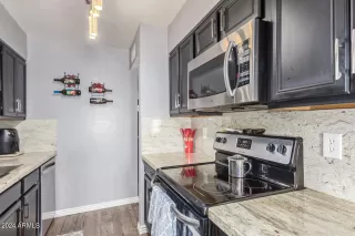 Photo #5: 6652559 Listing