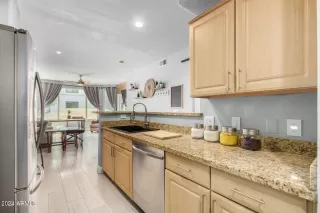 Photo #6: 6652640 Listing