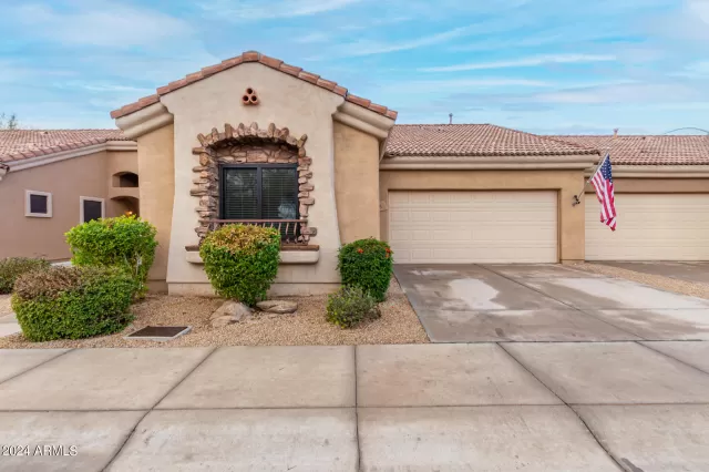 MLS: 6652703 Condo For Sale