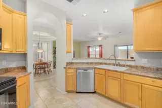 Photo #5: 6652703 Listing 