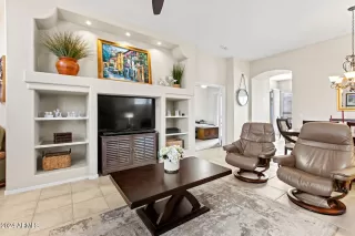 Photo #5: 6652828 Listing