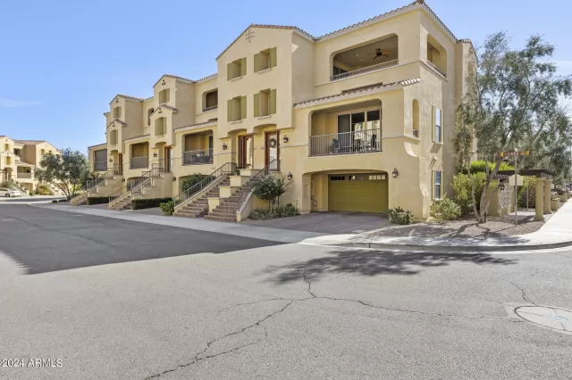 MLS: 6653028 Condo For Sale