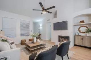 Photo #6: 6653041 Listing