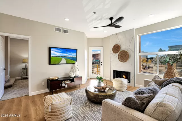 MLS: 6653149 Condo For Sale