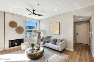 Photo #2: 6653149 Listing