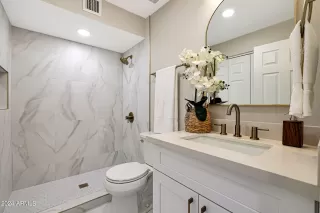 Photo #4: 6653149 Listing