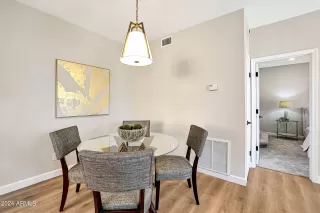 Photo #5: 6653149 Listing