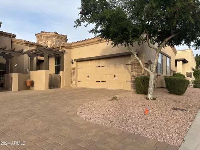 MLS: 6653377 Condo For Sale