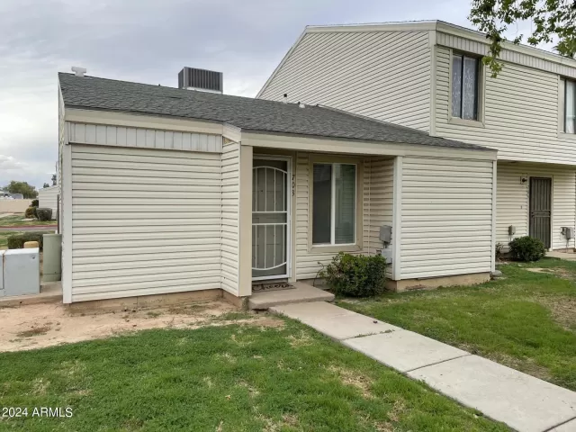 MLS: 6653498 Condo For Sale