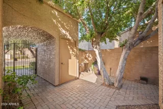 Photo #2: 6653983 Listing