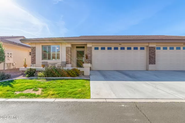 MLS: 6654047 Condo For Sale