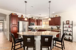 Photo #4: 6654047 Listing