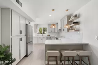 Photo #5: 6654161 Listing