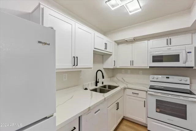 MLS: 6654324 Condo For Sale