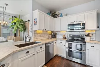 Photo #6: 6654562 Listing