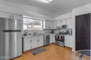 Photo #4: 6654910 Listing