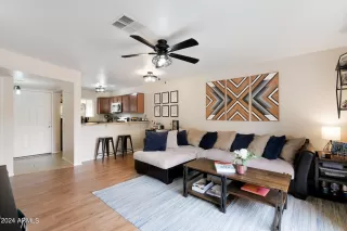 Photo #3: 6654916 Listing