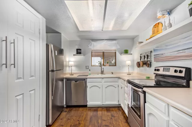 MLS: 6655114 Condo For Sale