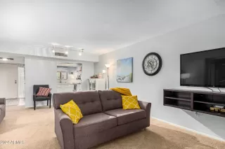 Photo #4: 6655114 Listing