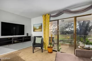 Photo #5: 6655114 Listing