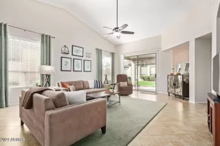 Photo #3: 6655144 Listing