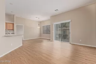 Photo #5: 6655300 Listing 