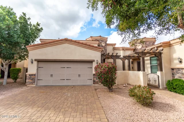 MLS: 6655363 Condo For Sale