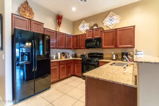 Photo #6: 6655363 Listing