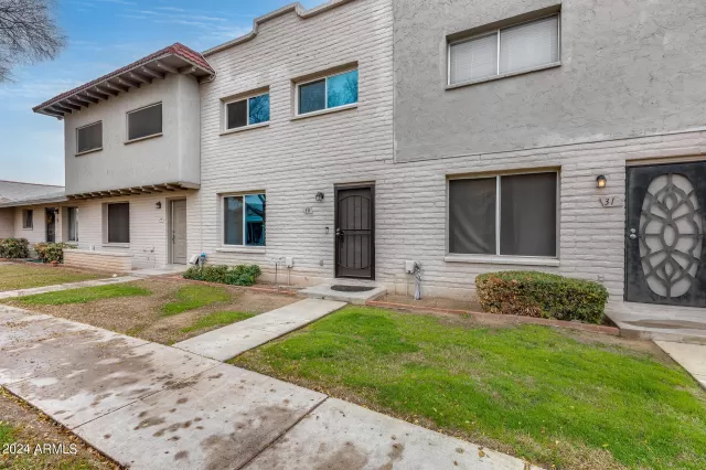 MLS: 6656116 Condo For Sale