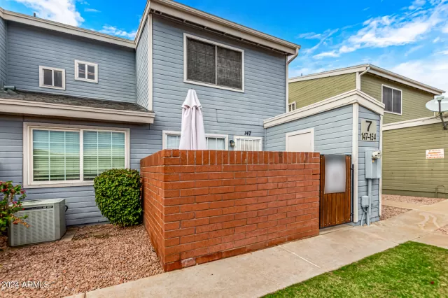 MLS: 6656118 Condo For Sale