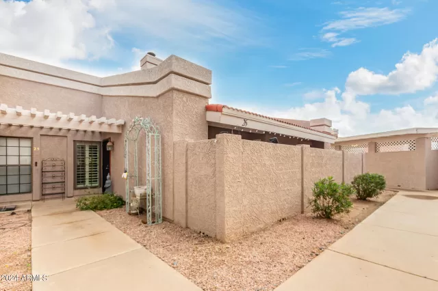 MLS: 6656124 Condo For Sale