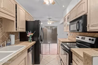 Photo #6: 6656157 Listing