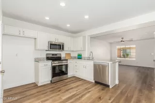 Photo #1: 6656322 Listing 