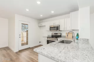 Photo #2: 6656322 Listing 