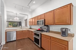 Photo #2: 6656396 Listing