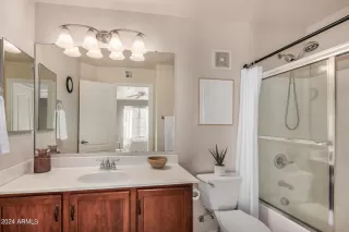 Photo #4: 6656408 Listing