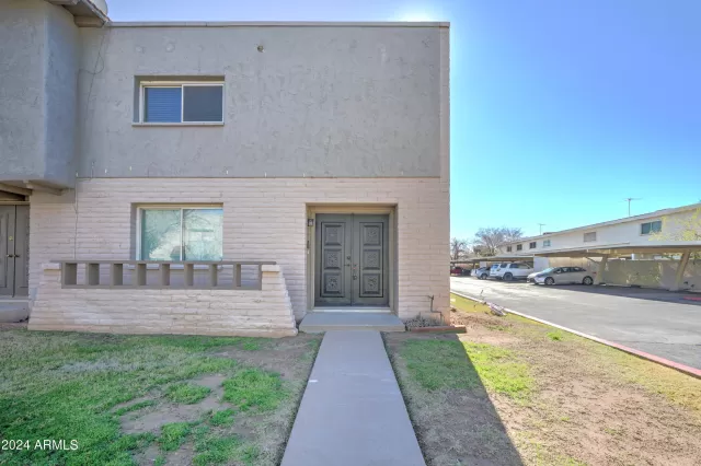 MLS: 6656691 Condo For Sale