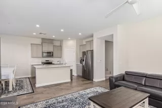 Photo #6: 6656715 Listing