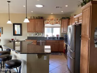 Photo #5: 6656926 Listing