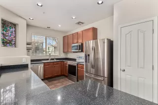 Photo #4: 6656988 Listing