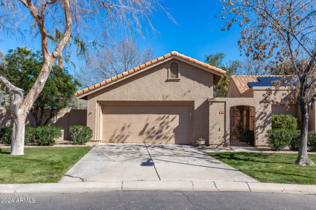 MLS: 6657418 Condo For Sale