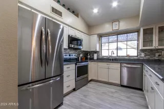 Photo #3: 6657418 Listing 